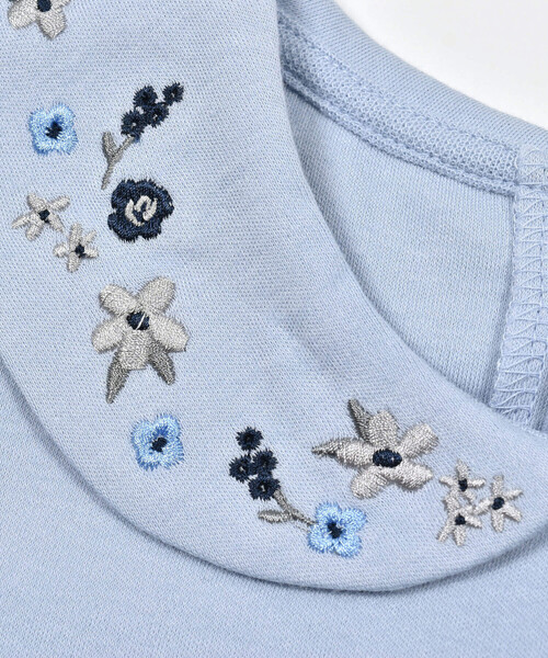 BeBe(ベベ)の「フラワー刺繍丸襟スムースブラウス(90~150cm)(シャツ/ブラウス・キッズ・ブルー/オフホワイト・120cm/100cm/150cm/130cm/140cm/110cm/90cm)」の10枚目の写真