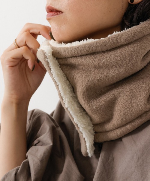 emesuelee（エメスーリー）の「フリース×シープ ボタン付ネックウォーマー（ネックウォーマー/スヌード・レディース・グレー/グレイッシュベージュ/ネイビー・フリー）」の11枚目の写真