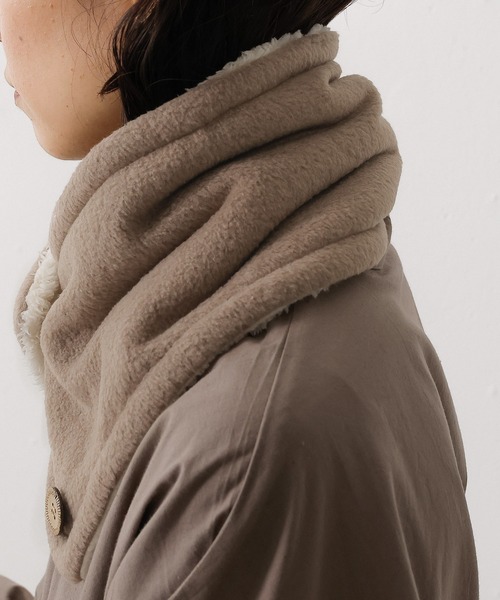 emesuelee（エメスーリー）の「フリース×シープ ボタン付ネックウォーマー（ネックウォーマー/スヌード・レディース・グレー/グレイッシュベージュ/ネイビー・フリー）」の7枚目の写真