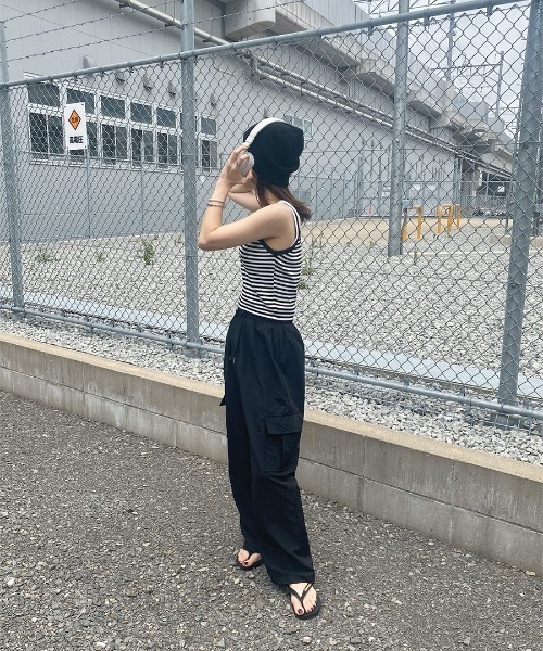 ISOOK(アイスー)の「Straight cargo pants(kiharu select) / カーゴパンツ(カーゴパンツ・レディース・アイボリー/ブラック・FREE)」の7枚目の写真
