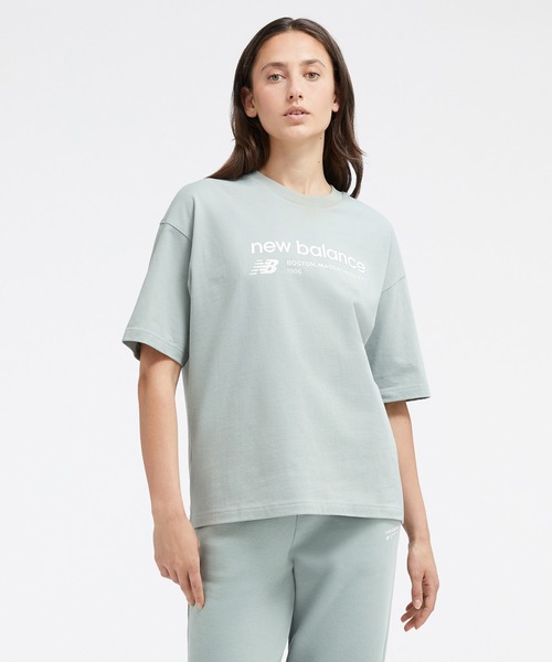 NEW BALANCE(ニューバランス)の「NB Essentials Linear Heritage オーバーサイズ ショートスリーブTシャツ(Tシャツ/カットソー・レディース・モスグリーン/ブラック/ホワイト・X-LARGE/LARGE/SMALL/MEDIUM)」の3枚目の写真