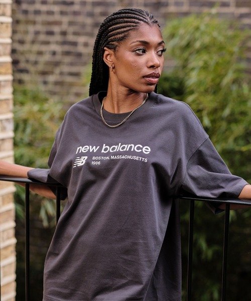 NEW BALANCE(ニューバランス)の「NB Essentials Linear Heritage オーバーサイズ ショートスリーブTシャツ(Tシャツ/カットソー・レディース・モスグリーン/ブラック/ホワイト・X-LARGE/LARGE/SMALL/MEDIUM)」の13枚目の写真