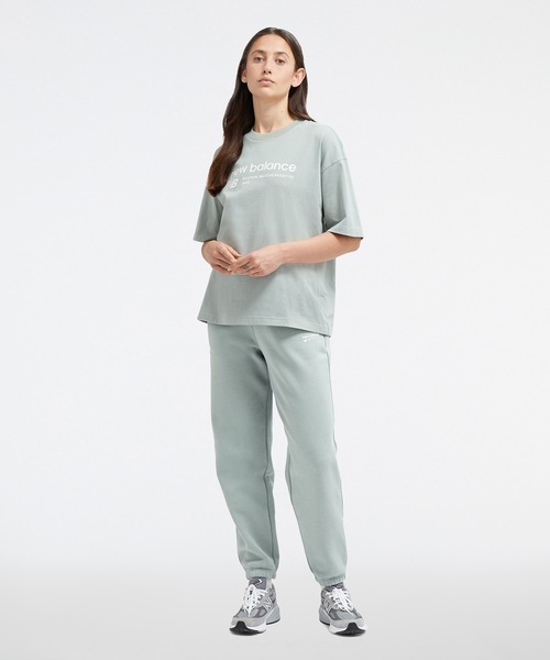 NEW BALANCE(ニューバランス)の「NB Essentials Linear Heritage オーバーサイズ ショートスリーブTシャツ(Tシャツ/カットソー・レディース・モスグリーン/ブラック/ホワイト・X-LARGE/LARGE/SMALL/MEDIUM)」の14枚目の写真