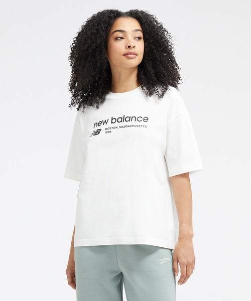 NEW BALANCE(ニューバランス)の「NB Essentials Linear Heritage オーバーサイズ ショートスリーブTシャツ(Tシャツ/カットソー・レディース・モスグリーン/ブラック/ホワイト・X-LARGE/LARGE/SMALL/MEDIUM)」の19枚目の写真