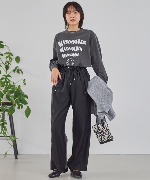 LAVEANGE（ラビアンジェ）の「デニム切替スラックス（デニムパンツ・レディース・ネイビー/ブラック・4L/L/3L/M/LL）」の15枚目の写真