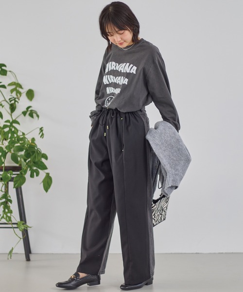 LAVEANGE（ラビアンジェ）の「デニム切替スラックス（デニムパンツ・レディース・ネイビー/ブラック・4L/L/3L/M/LL）」の16枚目の写真
