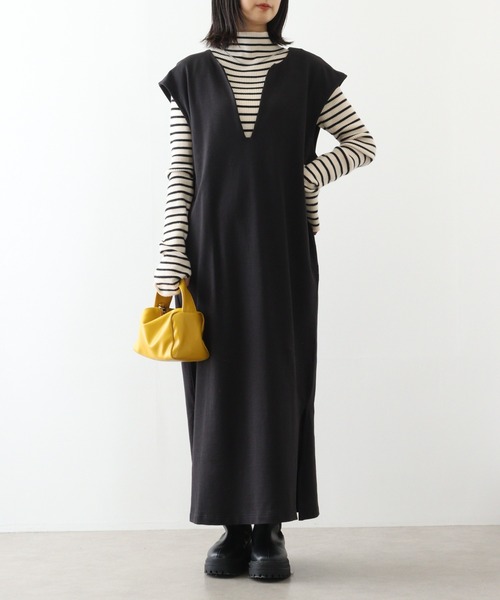 atONE(アットワン)の「atONE キーネックロングワンピース(ワンピース・レディース・キャメル/ブラック/チャコールグレー・4L~5L/M~L/LL~3L)」の5枚目の写真