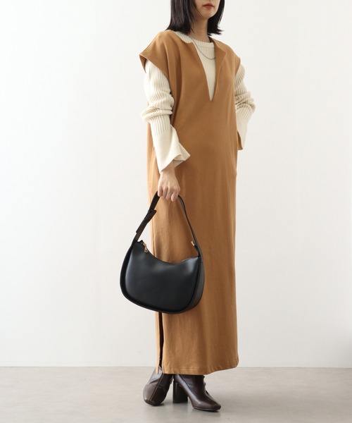 atONE(アットワン)の「atONE キーネックロングワンピース(ワンピース・レディース・キャメル/ブラック/チャコールグレー・4L~5L/M~L/LL~3L)」の13枚目の写真