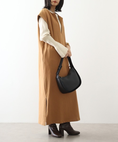 atONE(アットワン)の「atONE キーネックロングワンピース(ワンピース・レディース・キャメル/ブラック/チャコールグレー・4L~5L/M~L/LL~3L)」の14枚目の写真