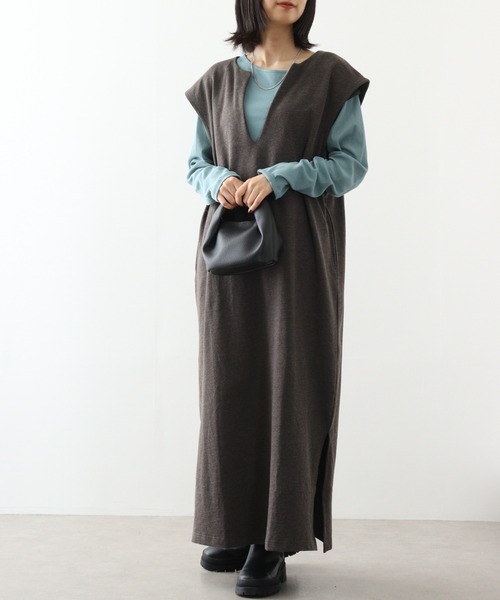 atONE(アットワン)の「atONE キーネックロングワンピース(ワンピース・レディース・キャメル/ブラック/チャコールグレー・4L~5L/M~L/LL~3L)」の9枚目の写真