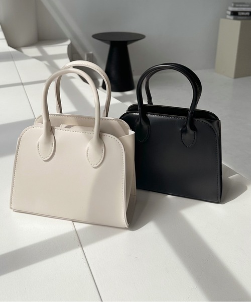 LE MORE（リモア）の「スクエアミニショルダーバッグ（ショルダーバッグ・レディース・ブラック/アイボリー・FREE）」の2枚目の写真