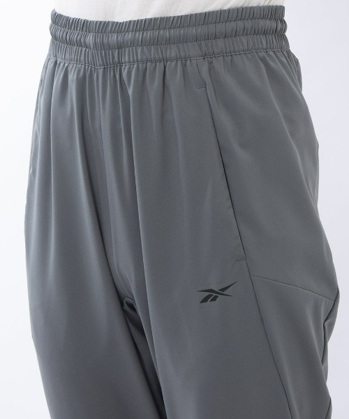 Reebok(リーボック)の「ウーブン トラックスター パンツ / WOR WOVEN TRACKSTER PANT(その他パンツ・メンズ・ブラック/グレー・LARGE/MEDIUM/SMALL/XX-LARGE/X-LARGE)」の3枚目の写真