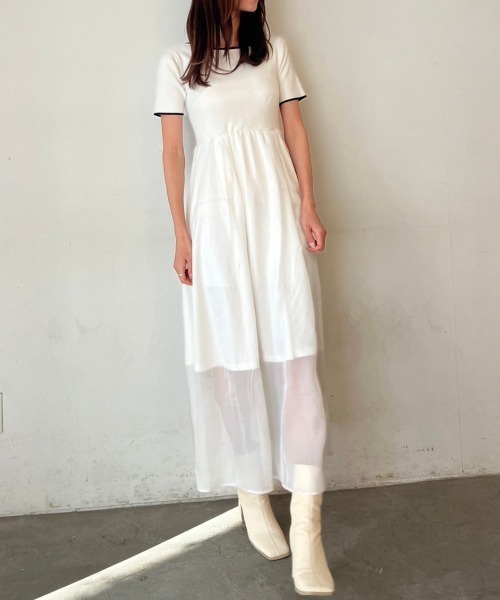 CALNAMUR（カルナムール）の「リボンシャイニーワンピース（ワンピース・レディース・アイボリー/ブラック/ライトブルー・FREE）」の8枚目の写真