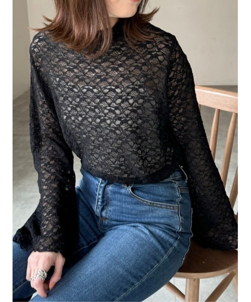She's Closet(シーズクローゼット)の「シアーレースジャガードメロウフリル長袖プチハイネックトップス(Tシャツ/カットソー・レディース・ブルー/アイボリー/ブラック・FREE)」の8枚目の写真