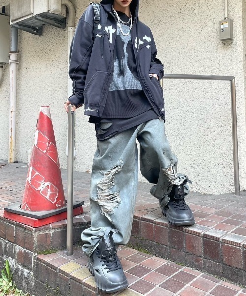 XU(エックスユー)の「ストリートファッション XU エックスユー coated denim pants オーバーサイズ ダメージデニム ダメージジーンズ デニム ジーンズ ジーパン ワイドパンツ クラッシュデニム 韓国ファッション 韓国ストリート(デニムパンツ・メンズ・ブラック・M)」の2枚目の写真