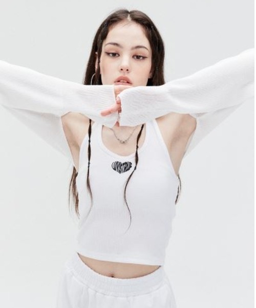LUVISTRUE(ラヴイズトゥルー)の「SU LOGO HALTER NECK TOP(タンクトップ・レディース・ブラック/ホワイト・FREE)」の4枚目の写真