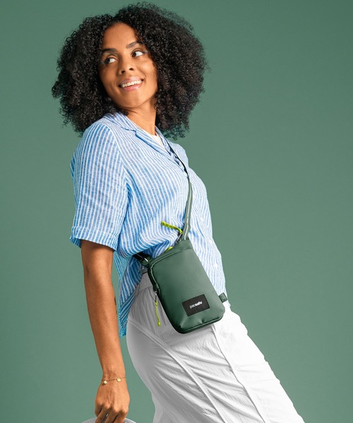 pacsafe/パックセーフ GO Tech Crossbody/テッククロスボディ