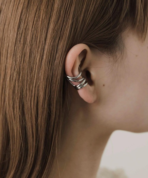 SMELLY（スメリー）の「オーバーラップラインイヤカフ（イヤーカフ・レディース・シルバー・-）」の2枚目の写真