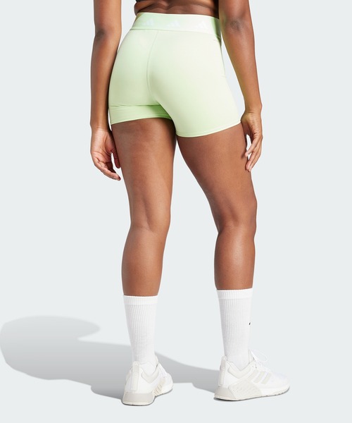 adidas（アディダス）の「テックフィット ショートレギンス
