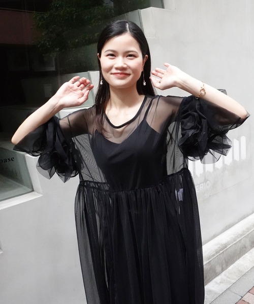 CORNERS(コーナーズ)の「チュールフリルスリーブワンピ(ワンピース・レディース・グレー/アイボリー/ブラック/グレイッシュベージュ・M)」の12枚目の写真