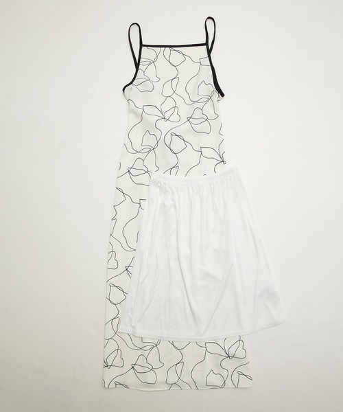 ROPE' PICNIC（ロペピクニック）の「線画プリントキャミソールワンピース（ワンピース・レディース・ブラック/オフホワイト・38）」の4枚目の写真