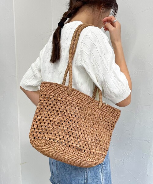 fredy emue（フレディエミュ）の「【IVAHONA/イバオナ】コマ編みラフィアロングハンドルトート（トートバッグ・レディース・ラベンダー/ベージュ/チャコールグレー・FREE）」の3枚目の写真