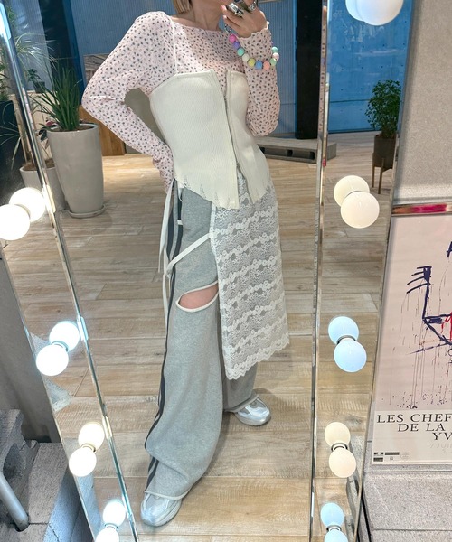 Alley by w closet（アリーバイダブルクローゼット）の「【Alley】コルセット風ビスチェ（キャミソール・レディース・オフホワイト/ブラック・FREE）」の9枚目の写真