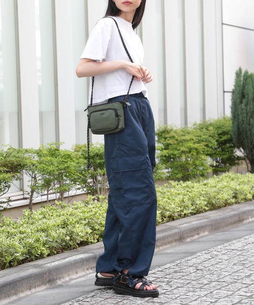 familiar × pionunnal  POP ショルダーバッグ　新品未使用 楽天市場】【新品】familiar ファミリア pionunnal ピオヌンナル