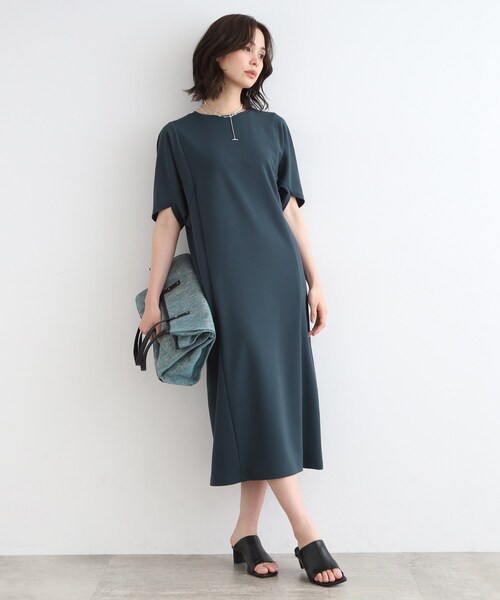 INDIVI（インディヴィ）の「◆【洗える／UVケア】ドルマンスリーブフォルムワンピース（ワンピース・レディース・ブラック/モスグリーン・03/05/13/15 /19/34/38）」の17枚目の写真