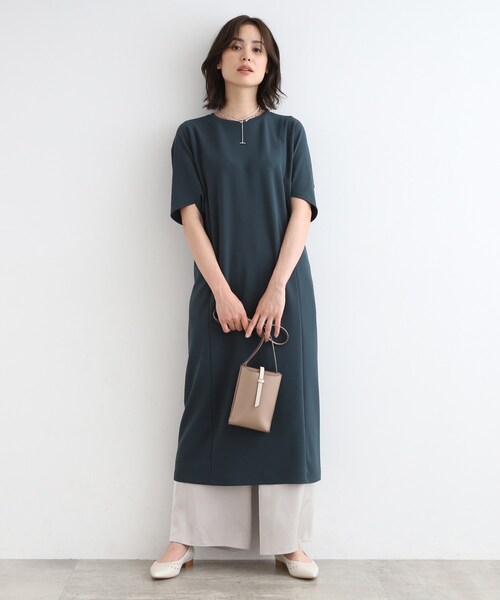 INDIVI（インディヴィ）の「◆【洗える／UVケア】ドルマンスリーブフォルムワンピース（ワンピース・レディース・ブラック/モスグリーン・03/05/13/15 /19/34/38）」の8枚目の写真