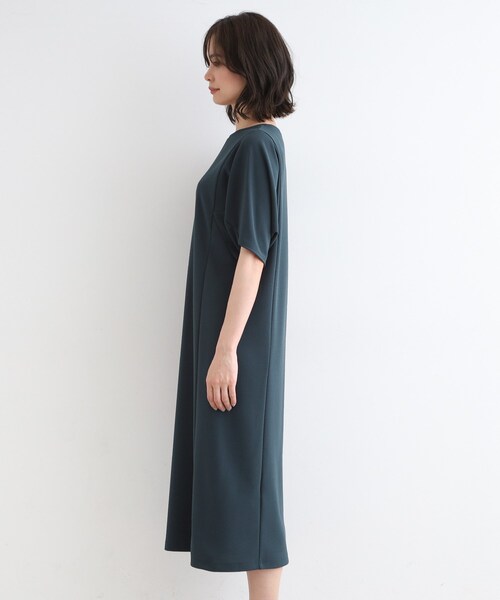 INDIVI（インディヴィ）の「◆【洗える／UVケア】ドルマンスリーブフォルムワンピース（ワンピース・レディース・ブラック/モスグリーン・03/05/13/15 /19/34/38）」の11枚目の写真