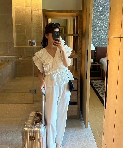 I_am（アイアム）の「shoulder pleats frill blouse / ショルダー 