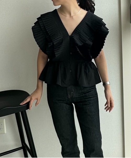 I_am（アイアム）の「shoulder pleats frill blouse / ショルダー 