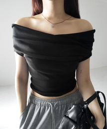 me+em select | 【 ２color 】オフショルギャザーノースリーブトップス ／ off shoulder gather nosleeve tops(Tシャツ/カットソー)