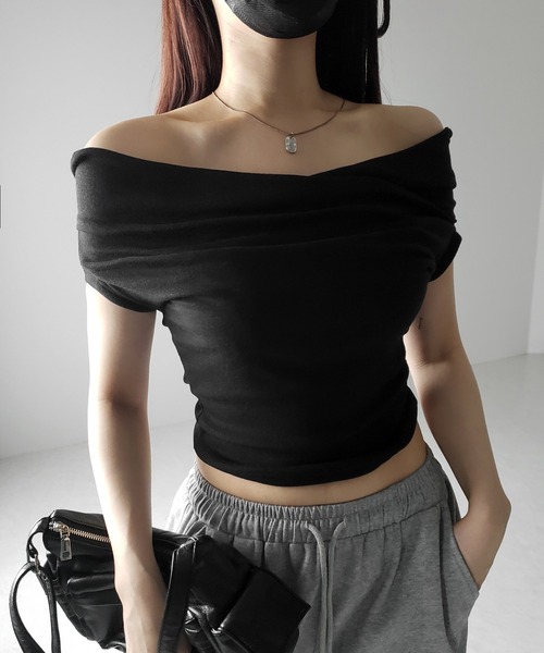 me+em select(ミームセレクト)の「※※【 2color 】オフショルギャザーノースリーブトップス / off shoulder gather nosleeve tops(Tシャツ/カットソー・レディース・ブラック/アイボリー・FREE)」の19枚目の写真