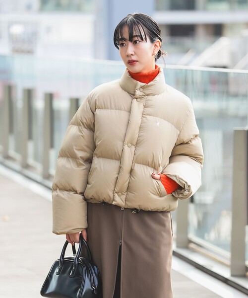 Ray BEAMS（レイビームス）の「GYMPHLEX / ダウン ショート ジャケット（ダウンジャケット/コート・レディース・ベージュ/ブラック・12/14）」の11枚目の写真