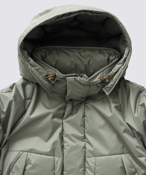 NANGA（ナンガ）の「[NANGA x FIDELITY] 3LAYER DOWN JACKET / ナンガコラボダウンジャケット（ダウンジャケット/コート・メンズ・オリーブ/ブラック・MEDIUM/LARGE）」の5枚目の写真