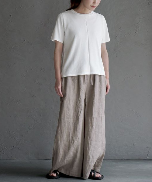 apartment department(アパートメントデパートメント)の「レーヨンナイロン ニットソー(Tシャツ/カットソー・レディース・グレイッシュベージュ/ブラック/オフホワイト・M)」の9枚目の写真