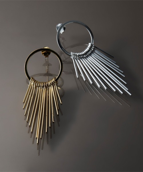 YArKA(ヤーカ)の「【YArKA/ヤーカ】arrange 15 stick earring(pierce) / 光線イメージピアス(ピアス(両耳用)・メンズ・ゴールド・FREE)」の4枚目の写真