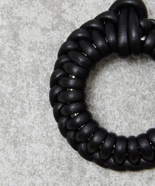 ITTI(イッチ)の「ITTI イッチ / CRISTY KNOT FINGER CIRCLE CHARM BK / RAPTO JP クリスティノットサークルチャームフィンガーストラップ / ITTI-GOODS-070-BK(キーホルダー・メンズ・ブラック・FREE)」の9枚目の写真