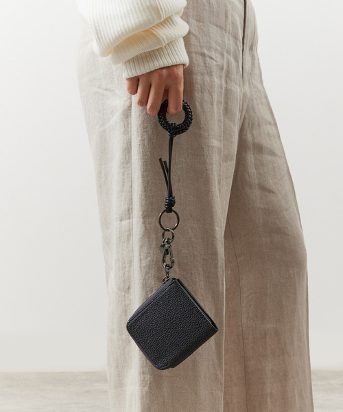 ITTI(イッチ)の「ITTI イッチ / CRISTY KNOT FINGER CIRCLE CHARM BK / RAPTO JP クリスティノットサークルチャームフィンガーストラップ / ITTI-GOODS-070-BK(キーホルダー・メンズ・ブラック・FREE)」の4枚目の写真