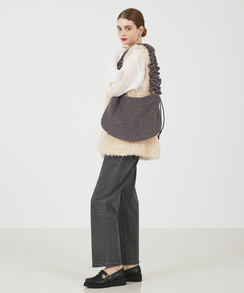 soeur（スール）の「●SOEUR/ラメニットフリルショルダー（トートバッグ・レディース・ブラック/シルバー/シャンパン・フリー）」の4枚目の写真