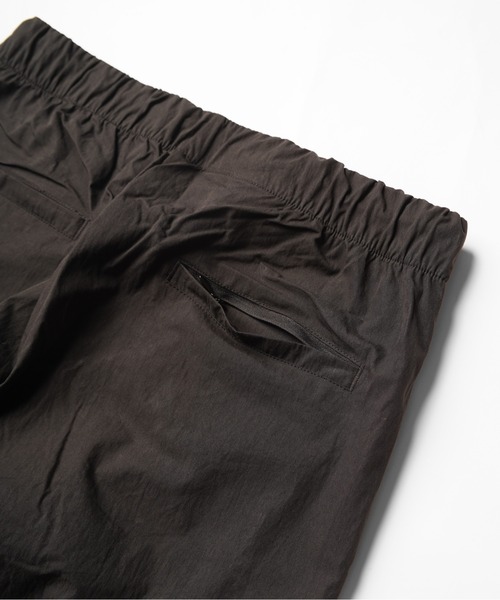 Stars Stripes（スターズストライプス）の「【Stars Stripes/スターズ ストライプス】Water Repellent Lined Track Pants ナイロン トラックパンツ イージーパンツ シルエット調整可能　撥水加工　セットアップ対応可能（その他パンツ・メンズ・クリーム/ブラック/ネイビー・MEDIUM/XX-LARGE/X-LARGE/LARGE/SMALL）」の16枚目の写真