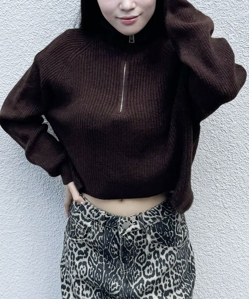 madrepadre（マドレパドレ）の「ショートハイネックハーフジップニット（ニット/セーター・レディース・レッド/ブラウン・MEDIUM）」の7枚目の写真
