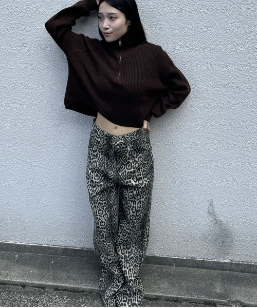 madrepadre（マドレパドレ）の「ショートハイネックハーフジップニット（ニット/セーター・レディース・レッド/ブラウン・MEDIUM）」の4枚目の写真