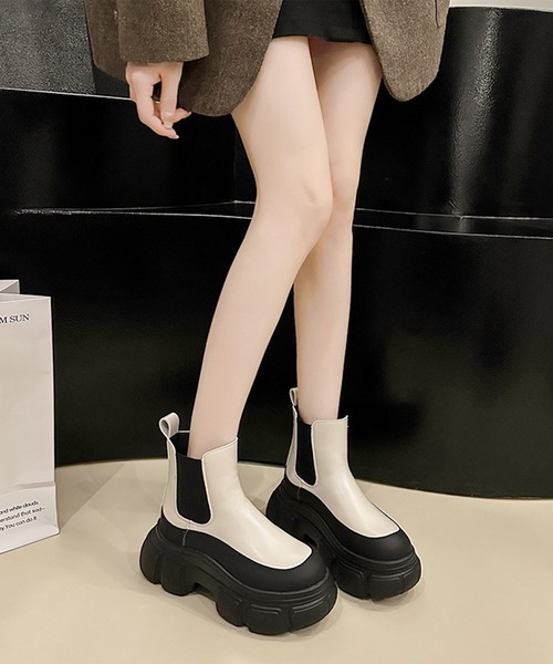 Lace Ladies(レースレディース)の「レザー調 サイドゴア 厚底 ショート ブーツ(ブーツ・レディース・ブラック/アイボリー・22.5cm/23cm/23.5cm/24cm/24.5cm/25cm)」の8枚目の写真