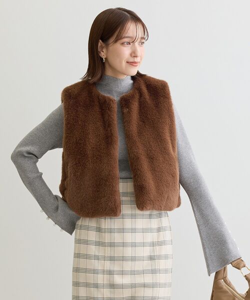 dichhenderson ファーベスト　Tundra fur vest CJudT6FGsZJS.jpg?width=768