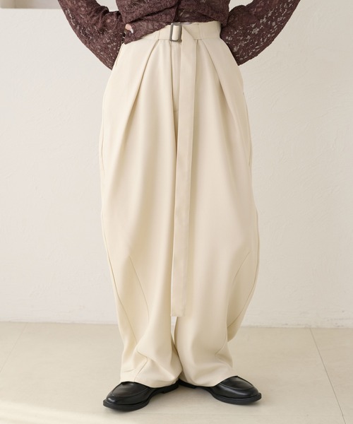 apres jour clair（アプレジュールクレア）の「【セットアップ可能】【apres jour clair】ウエストデザインカーブパンツ（その他パンツ・レディース・ベージュ系その他/ブラウン系その他/グレー/グレー系その他/ナチュラル/ベージュ/モカ/ベージュ系その他2/ブラック系その他/ライトブラウン/ダークブラウン/チャコールグレー/オリーブ/アイボリー/ブラウン系その他2・SMALL/LARGE/MEDIUM）」の2枚目の写真