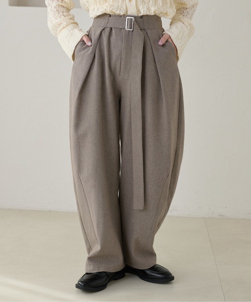 apres jour clair（アプレジュールクレア）の「【セットアップ可能】【apres jour clair】ウエストデザインカーブパンツ（その他パンツ・レディース・ベージュ系その他/ブラウン系その他/グレー/グレー系その他/ナチュラル/ベージュ/モカ/ベージュ系その他2/ブラック系その他/ライトブラウン/ダークブラウン/チャコールグレー/オリーブ/アイボリー/ブラウン系その他2・SMALL/LARGE/MEDIUM）」の16枚目の写真