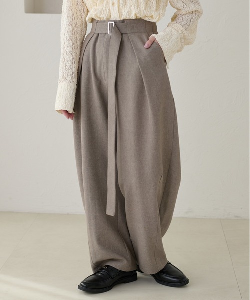 apres jour clair（アプレジュールクレア）の「【セットアップ可能】【apres jour clair】ウエストデザインカーブパンツ（その他パンツ・レディース・ベージュ系その他/ブラウン系その他/グレー/グレー系その他/ナチュラル/ベージュ/モカ/ベージュ系その他2/ブラック系その他/ライトブラウン/ダークブラウン/チャコールグレー/オリーブ/アイボリー/ブラウン系その他2・SMALL/LARGE/MEDIUM）」の17枚目の写真